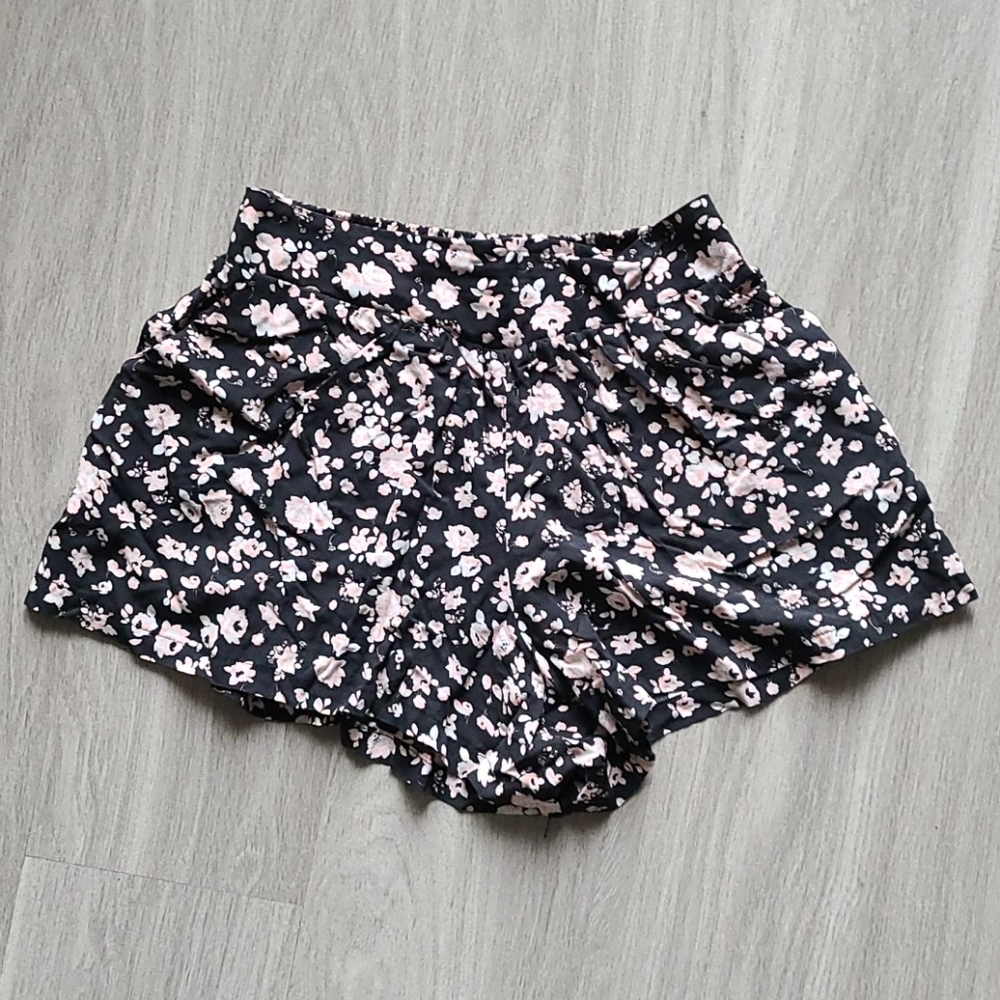 High Waisted Floral Print Flowy Shorts